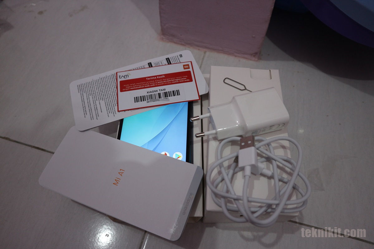 Review Xiaomi Mi A1 Smartphone Android One Dengan Bodi Elegan